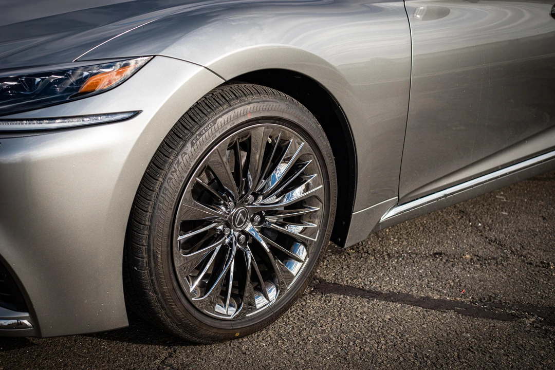 2020 Lexus LS 5th Gen - Image 24 of 31