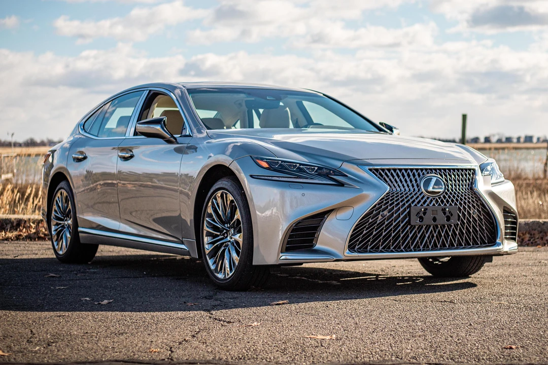 2020 Lexus LS 5th Gen - Image 19 of 31