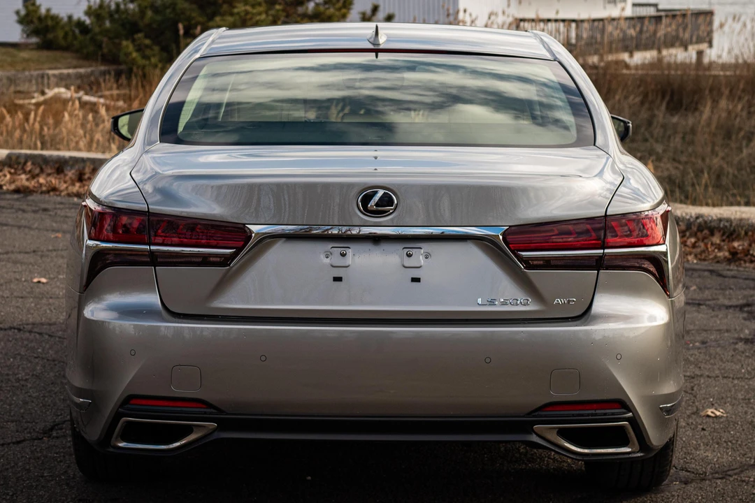 2020 Lexus LS 5th Gen - Image 5 of 31
