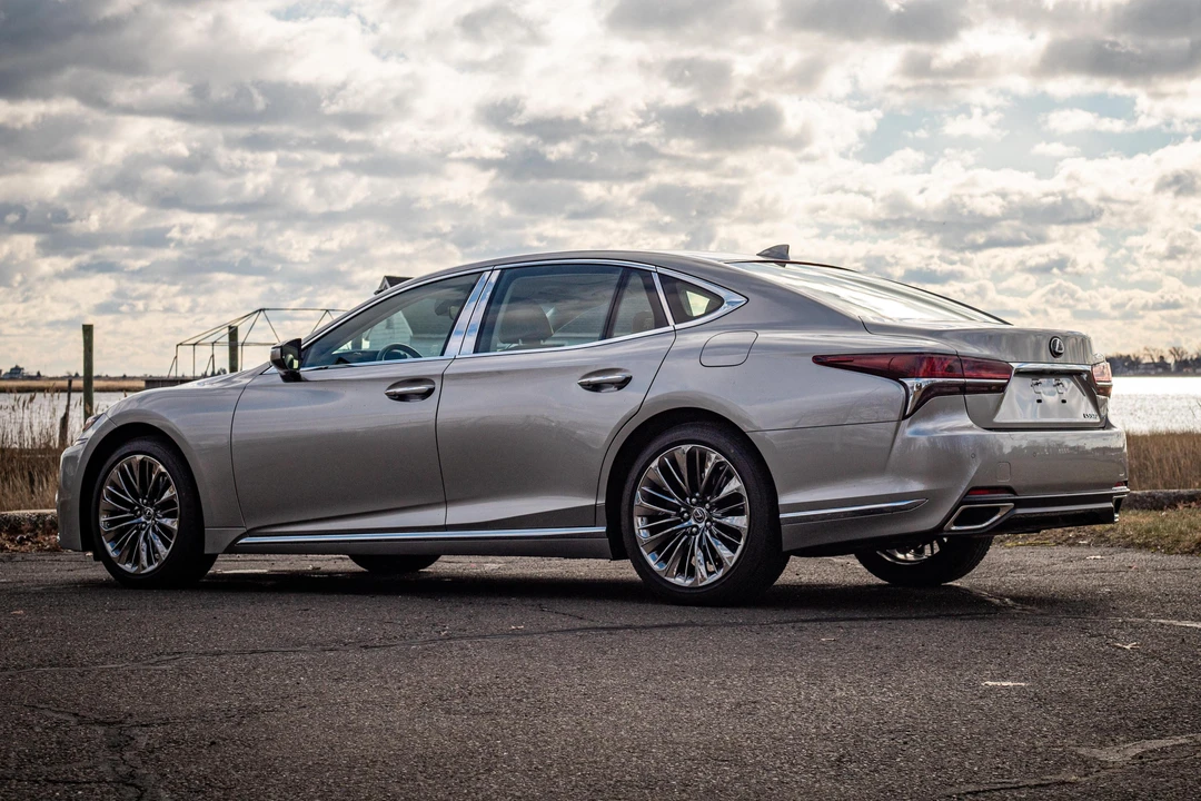 2020 Lexus LS 5th Gen - Image 12 of 31
