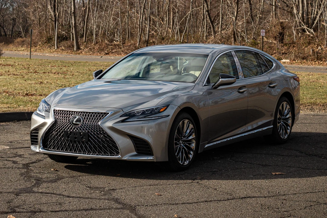 2020 Lexus LS 5th Gen - Image 8 of 31