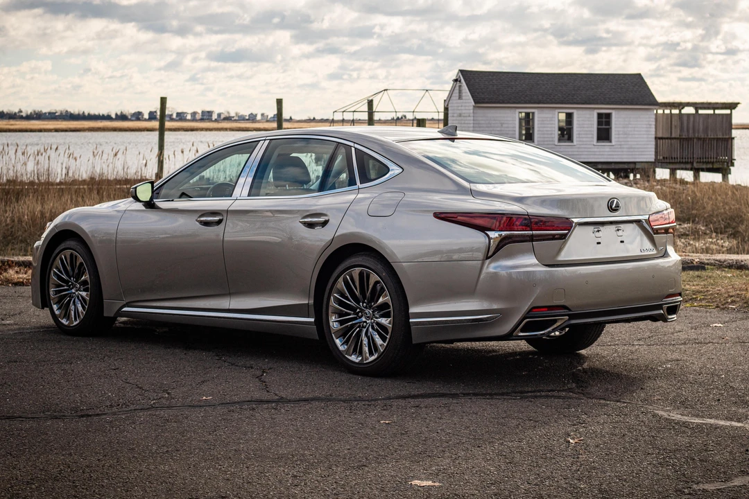 2020 Lexus LS 5th Gen - Image 13 of 31