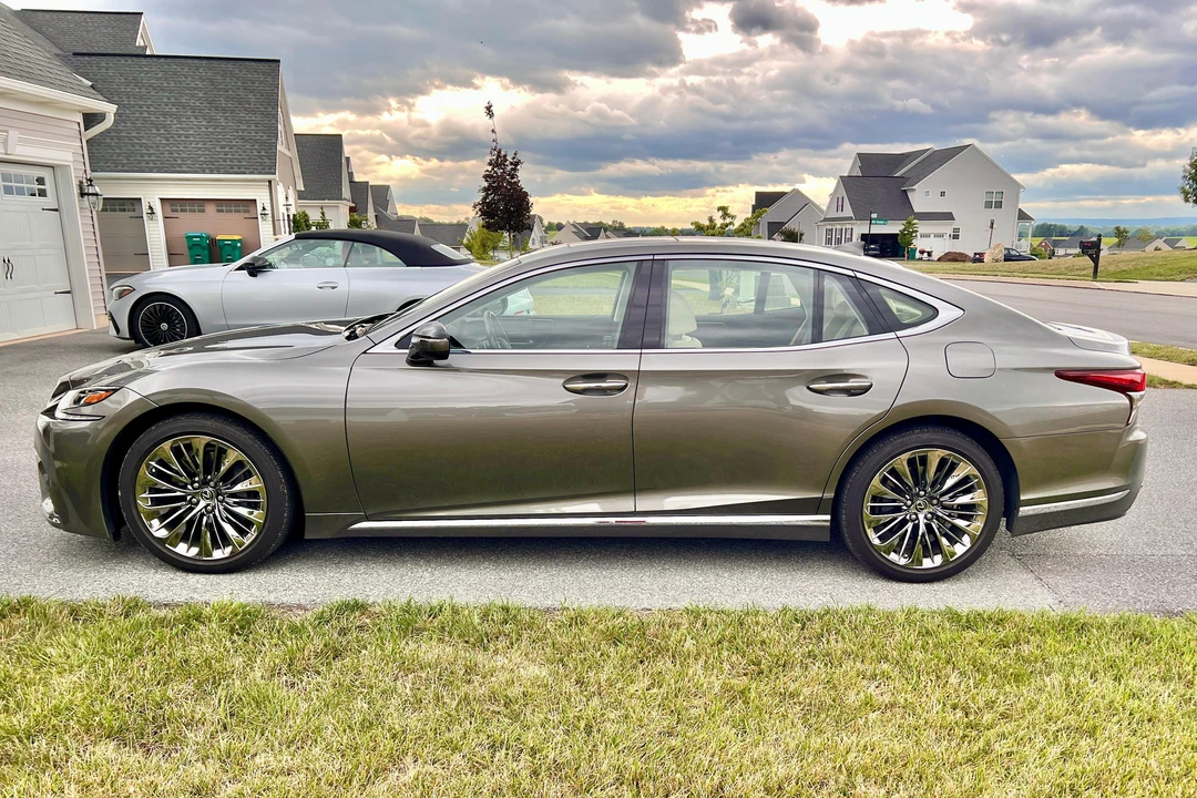 2020 Lexus LS 5th Gen - Image 3 of 31