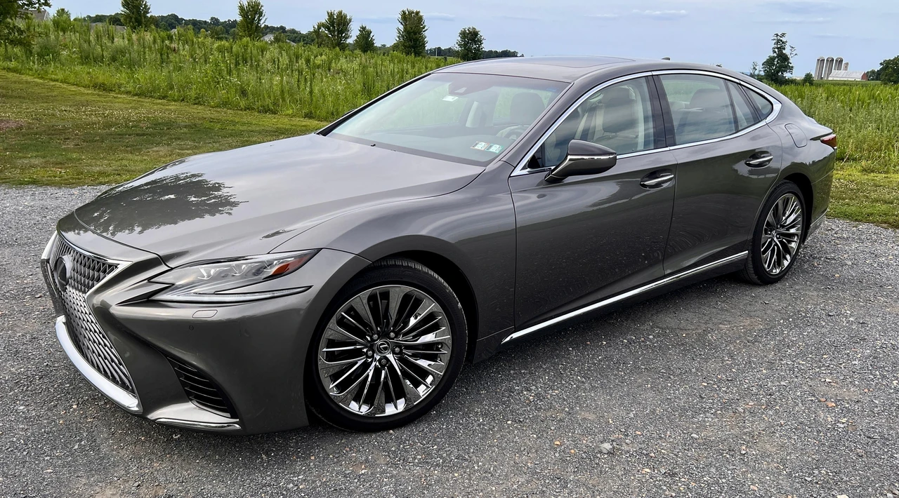 2020 Lexus LS 5th Gen - Image 8 of 31