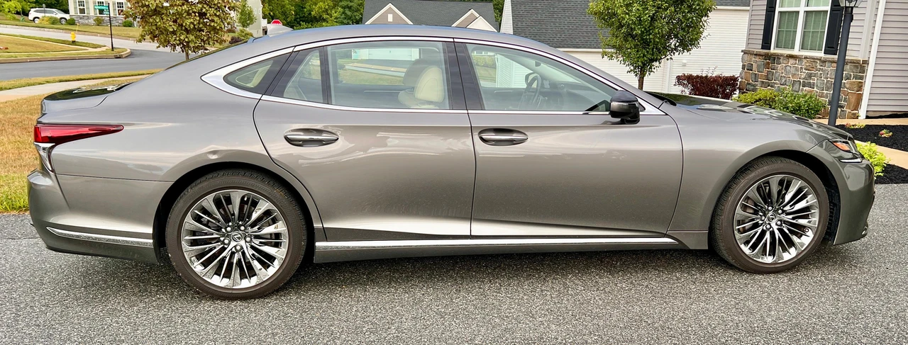 2020 Lexus LS 5th Gen - Image 14 of 31