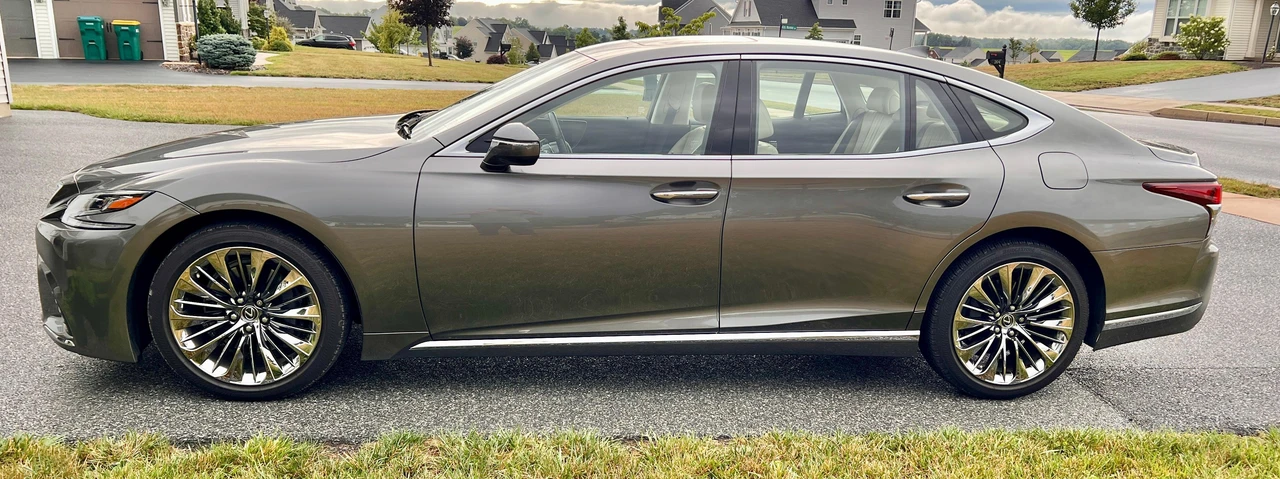2020 Lexus LS 5th Gen - Image 10 of 31