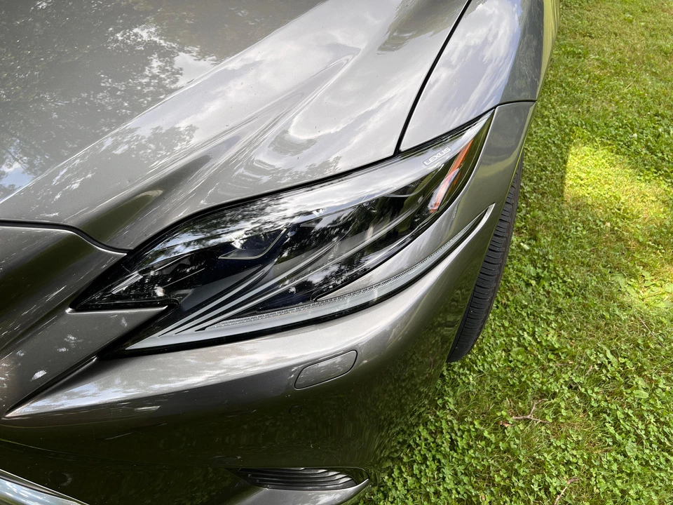 2020 Lexus LS 5th Gen - Image 22 of 31