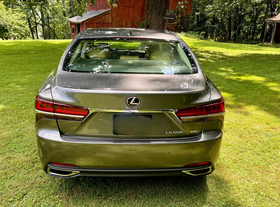 2020 Lexus LS 5th Gen - Image 17 of 31