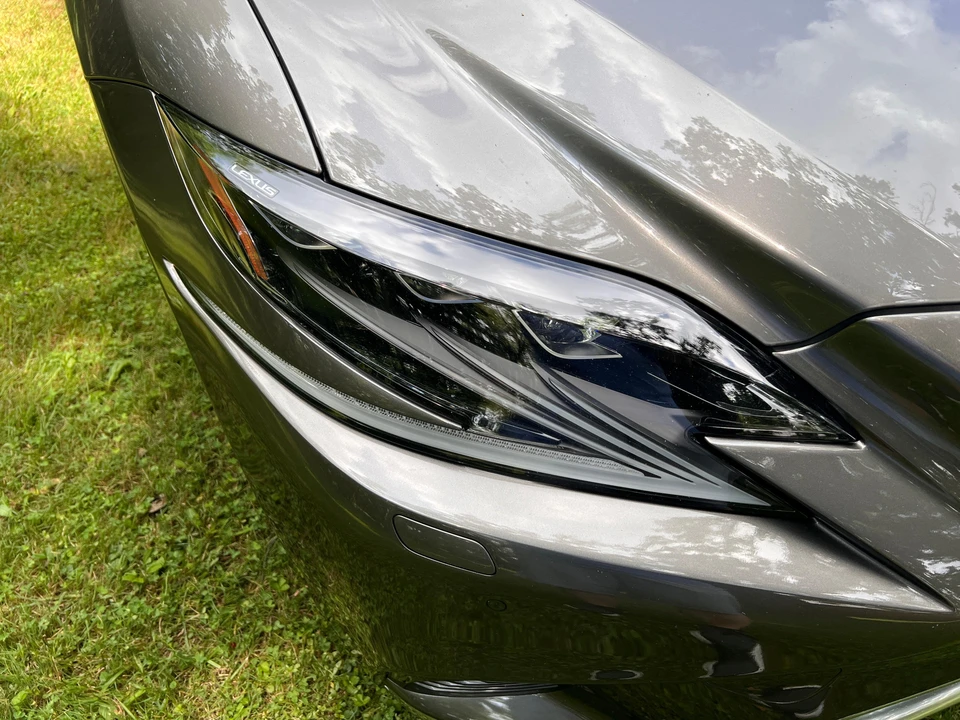 2020 Lexus LS 5th Gen - Image 19 of 31