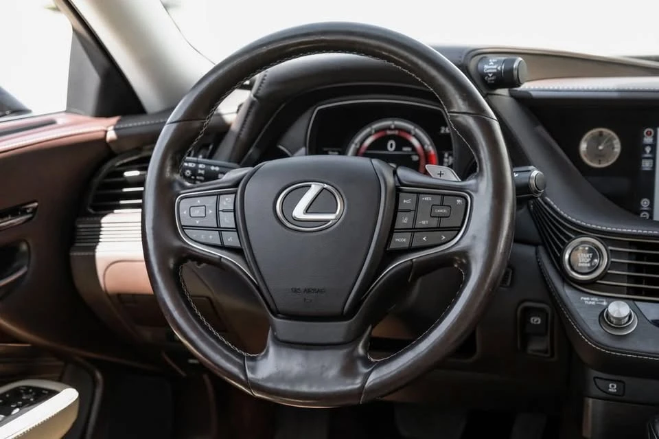 2020 Lexus LS 5th Gen - Image 15 of 18