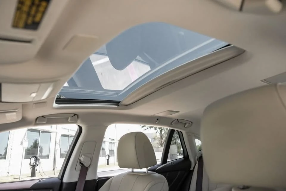 2020 Lexus LS 5th Gen - Image 4 of 18