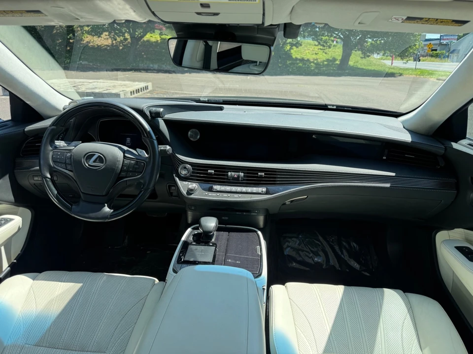 2020 Lexus LS 5th Gen - Image 14 of 22
