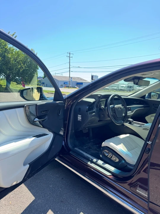 2020 Lexus LS 5th Gen - Image 12 of 22