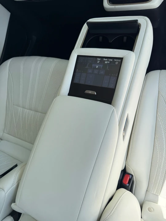 2020 Lexus LS 5th Gen - Image 16 of 22