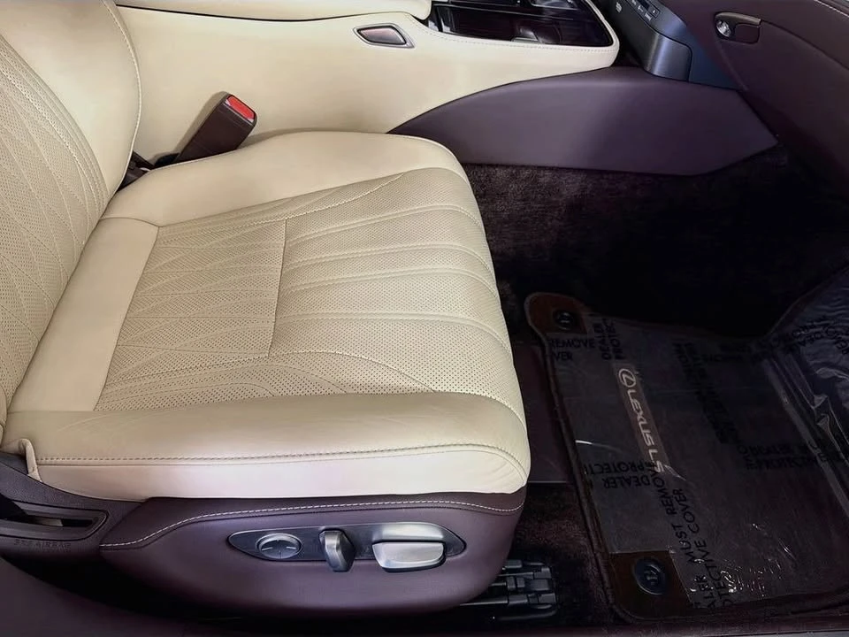 2020 Lexus LS 5th Gen - Image 15 of 20