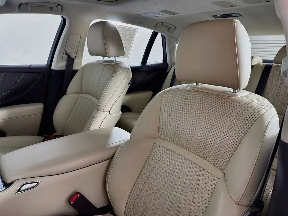 2020 Lexus LS 5th Gen - Image 17 of 20