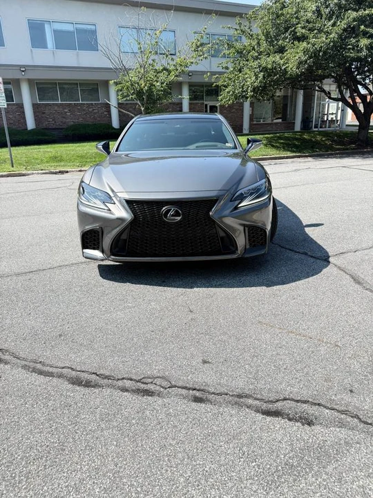 2020 Lexus LS 5th Gen - Image 10 of 12