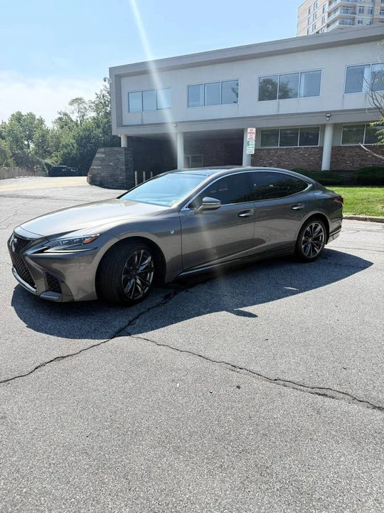 2020 Lexus LS 5th Gen - Image 11 of 12
