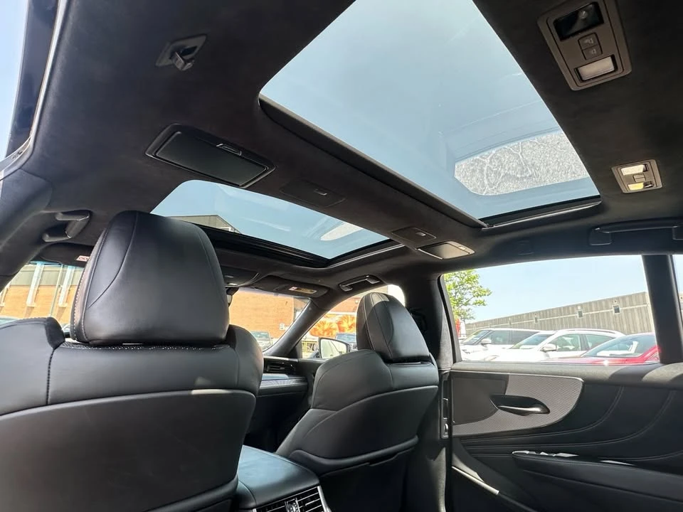 2020 Lexus LS 5th Gen - Image 10 of 17