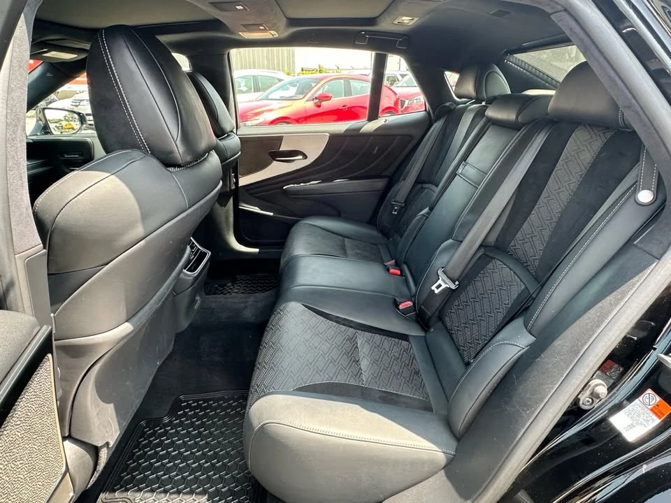 2020 Lexus LS 5th Gen - Image 8 of 17