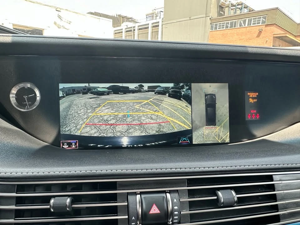 2020 Lexus LS 5th Gen - Image 13 of 17
