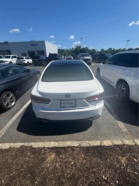 2020 Lexus LS 5th Gen - Image 3 of 9