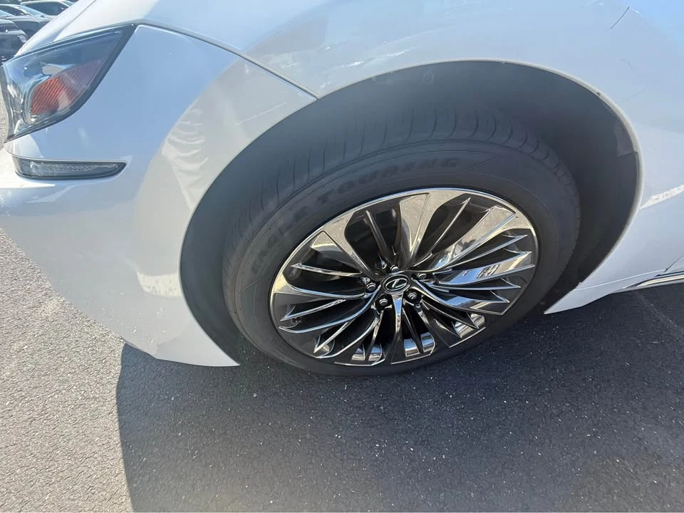 2020 Lexus LS 5th Gen - Image 7 of 9