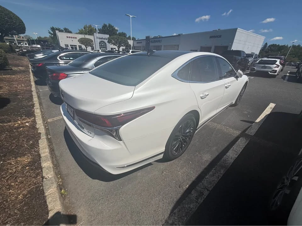 2020 Lexus LS 5th Gen - Image 4 of 9
