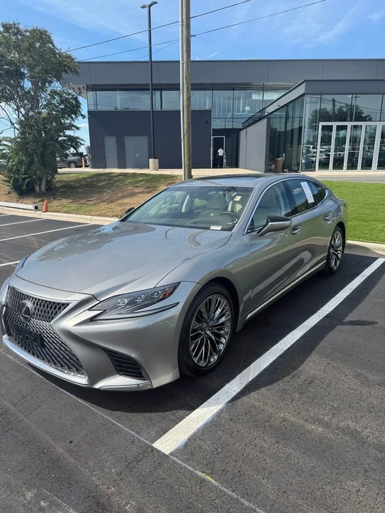 2020 Lexus LS 5th Gen - Image 3 of 8