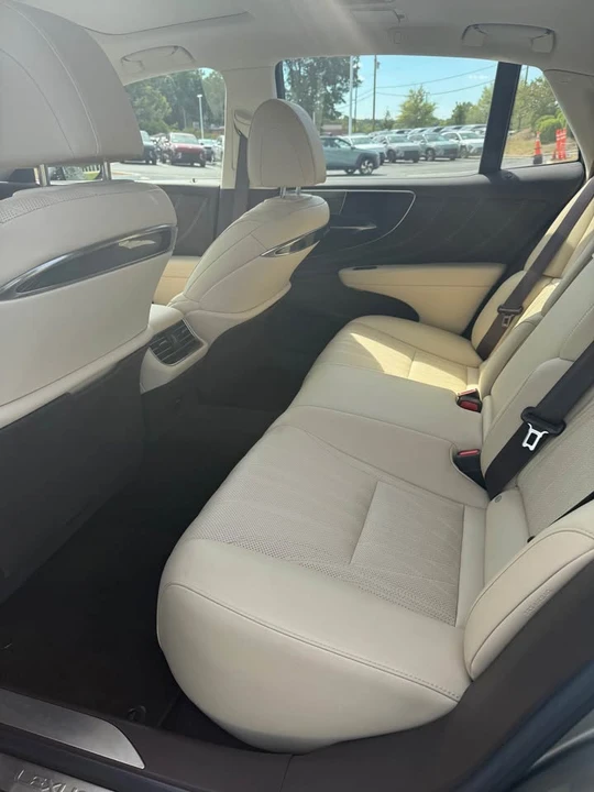 2020 Lexus LS 5th Gen - Image 5 of 8