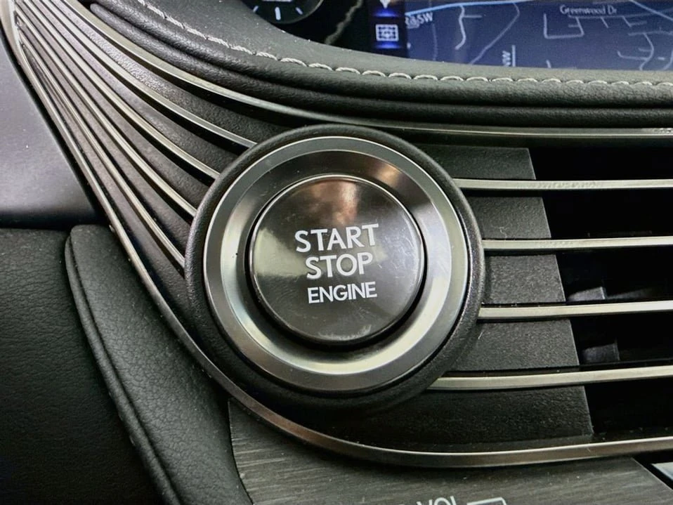 2020 Lexus LS 5th Gen - Image 17 of 20