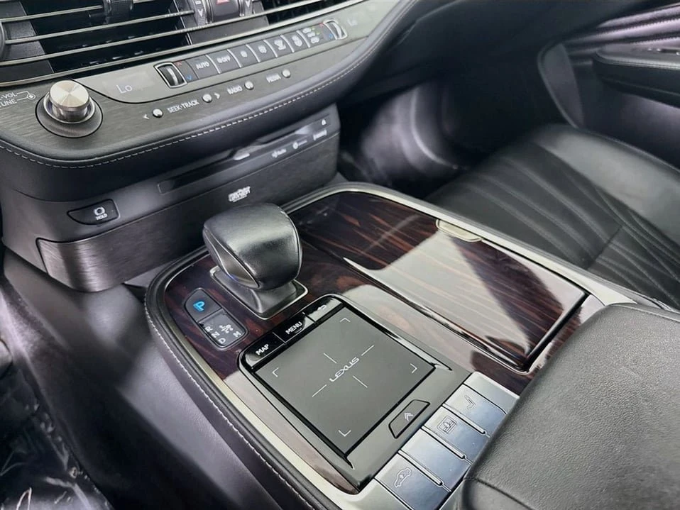 2020 Lexus LS 5th Gen - Image 19 of 20