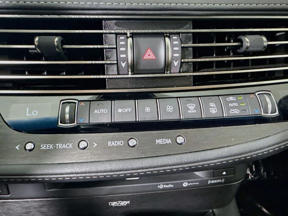 2020 Lexus LS 5th Gen - Image 16 of 20