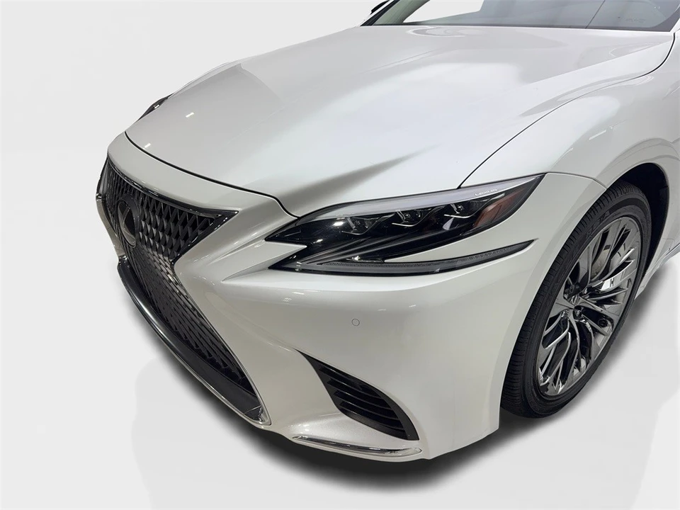 2020 Lexus LS 5th Gen - Image 16 of 21
