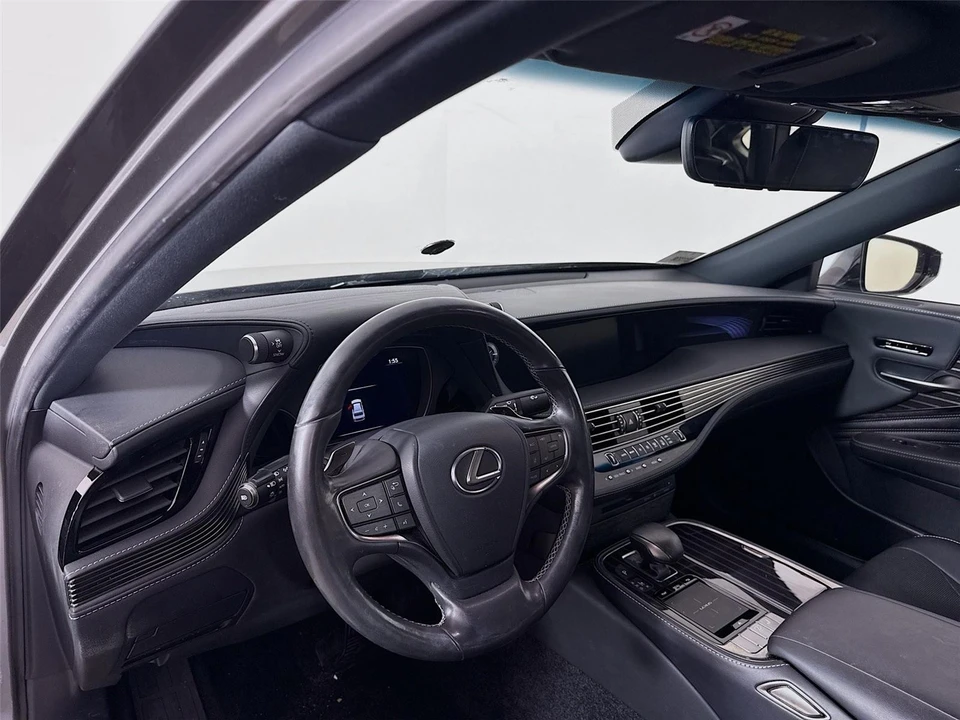 2020 Lexus LS 5th Gen - Image 9 of 14