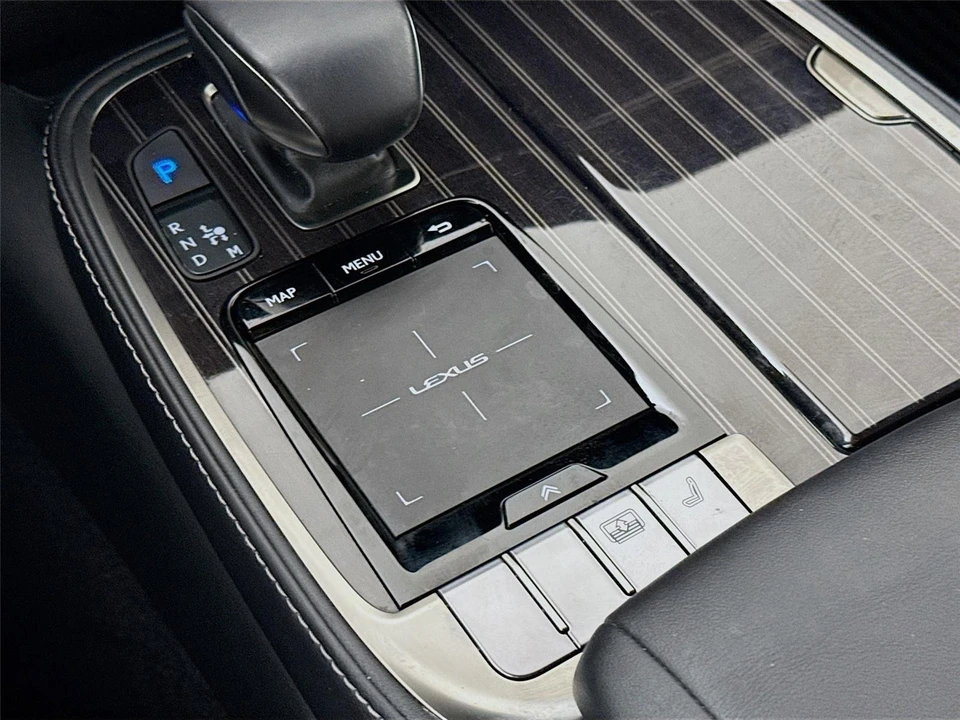 2020 Lexus LS 5th Gen - Image 12 of 21
