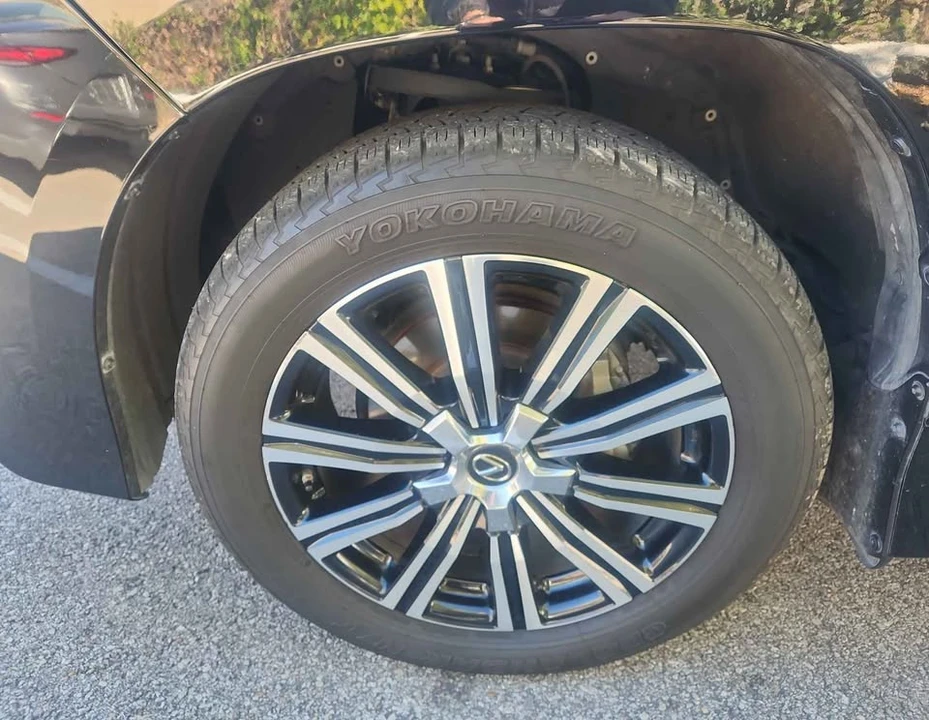 2020 Lexus LX 4th Gen - Image 11 of 15