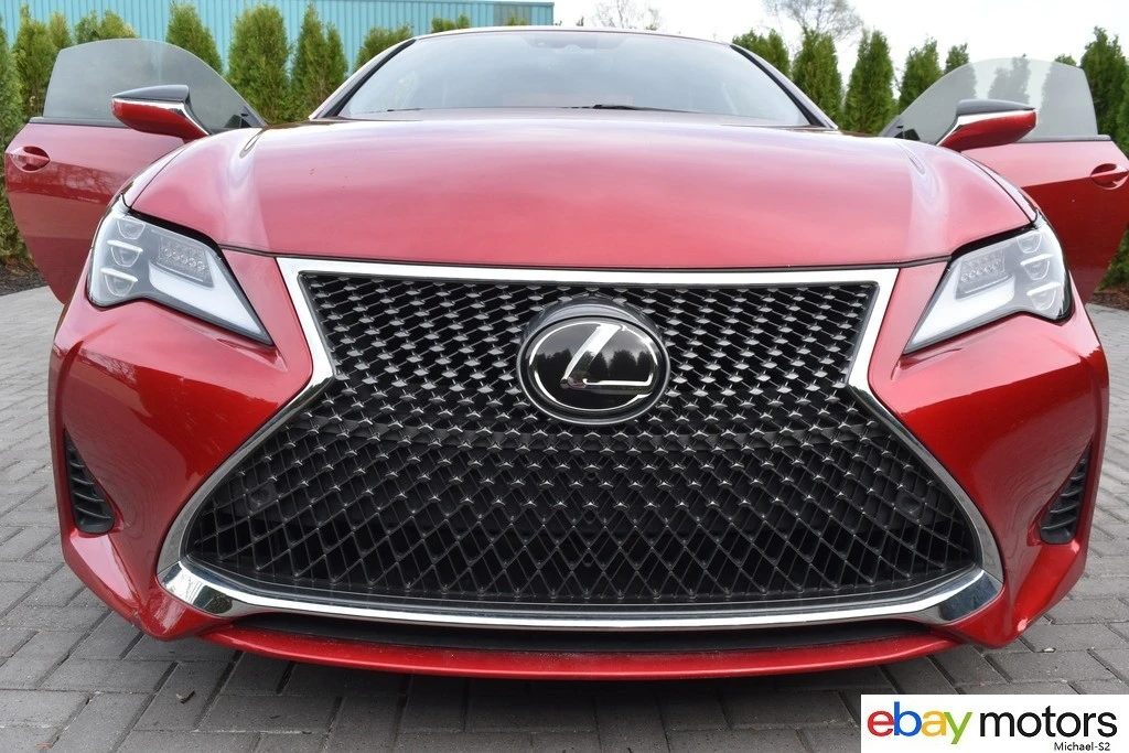 2020 Lexus RC - Image 21 of 24