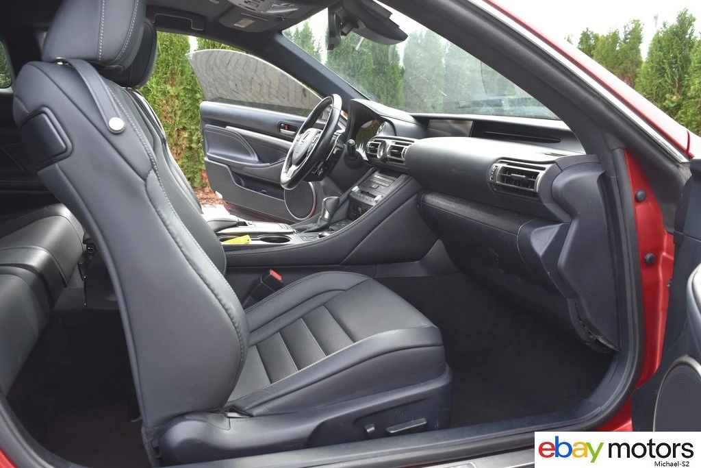 2020 Lexus RC - Image 18 of 24