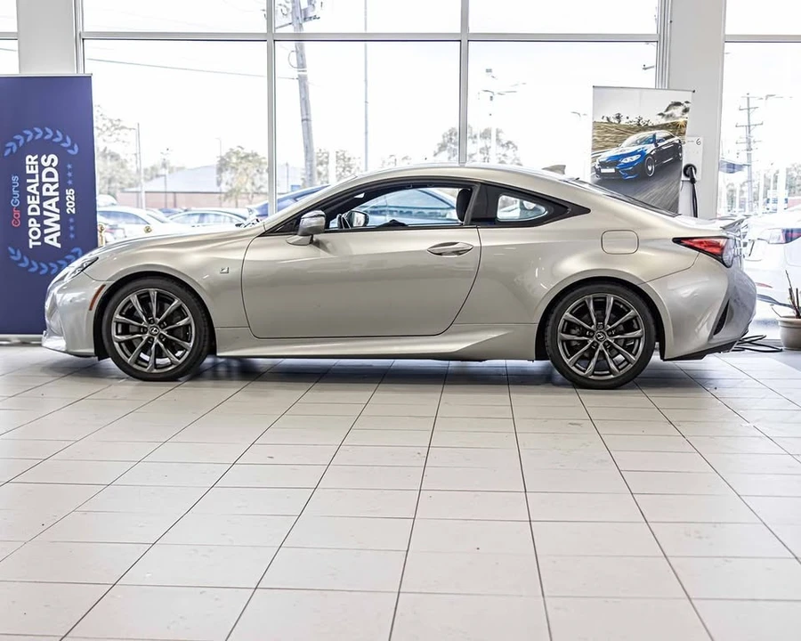 2020 Lexus RC - Image 3 of 16