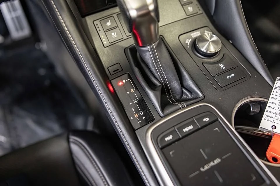 2020 Lexus RC - Image 9 of 16