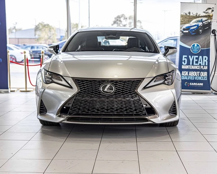 2020 Lexus RC - Image 2 of 16