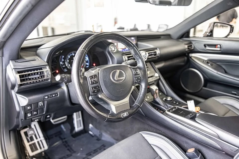 2020 Lexus RC - Image 6 of 16
