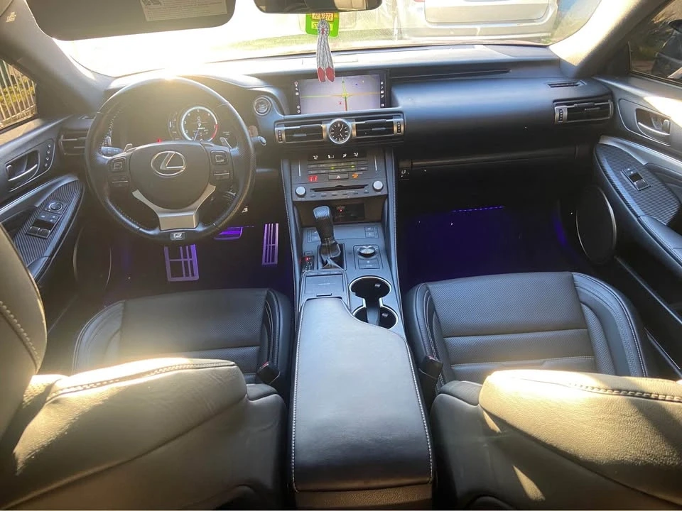 2020 Lexus RC - Image 6 of 8