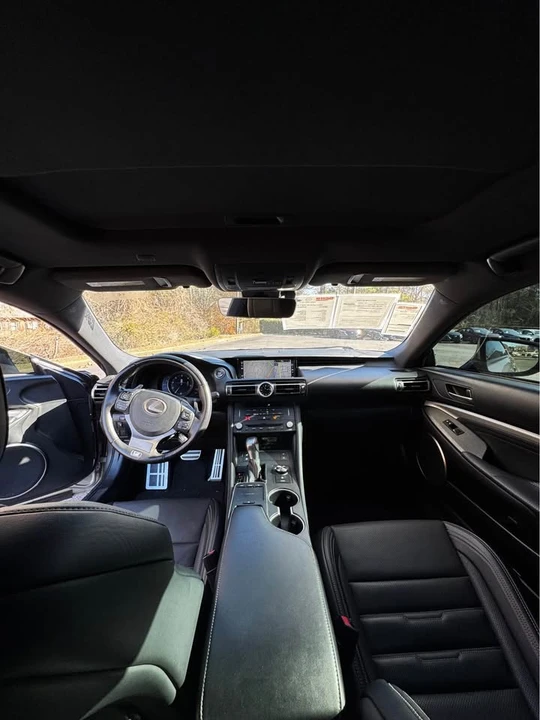 2020 Lexus RC - Image 5 of 7