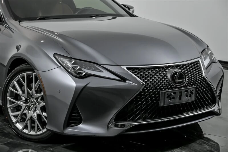2020 Lexus RC - Image 2 of 21