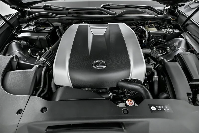 2020 Lexus RC - Image 16 of 21