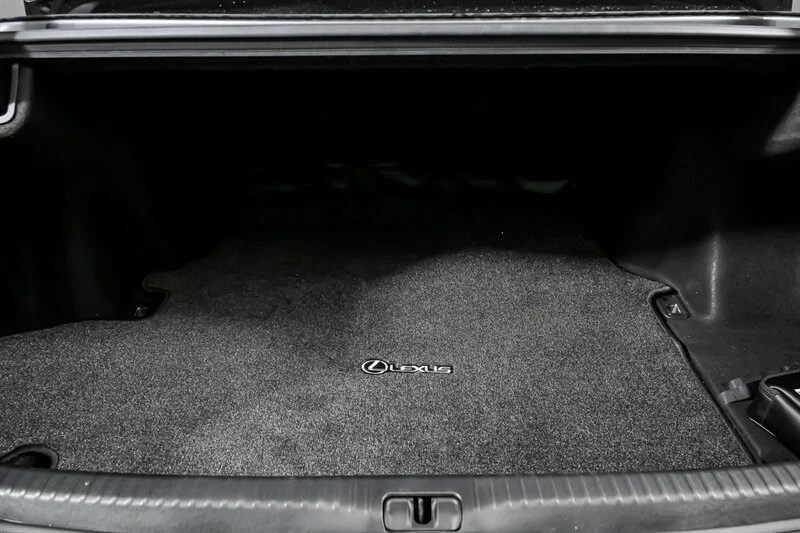 2020 Lexus RC - Image 15 of 21