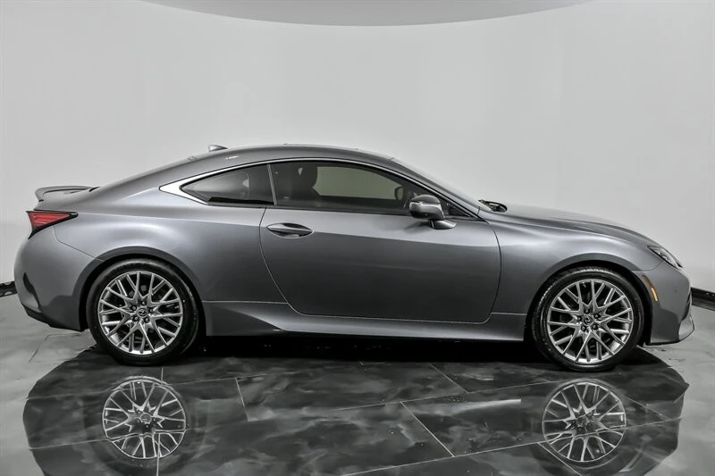 2020 Lexus RC - Image 13 of 21