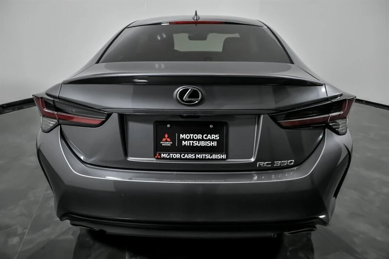 2020 Lexus RC - Image 10 of 21